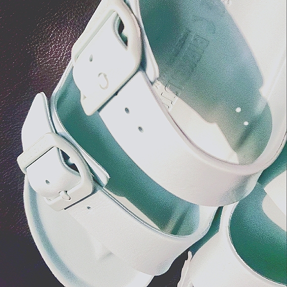 **SOLD**NEW | Size 38 L-8 M-5 | Pale Wintergreen | Free Matching Nail Polish - Picture 1 of 9
